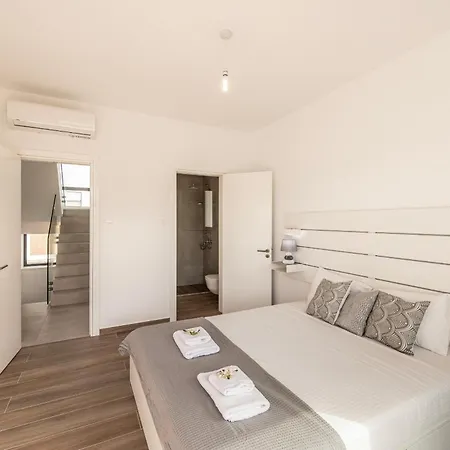 By The Bay 33 * Protaras