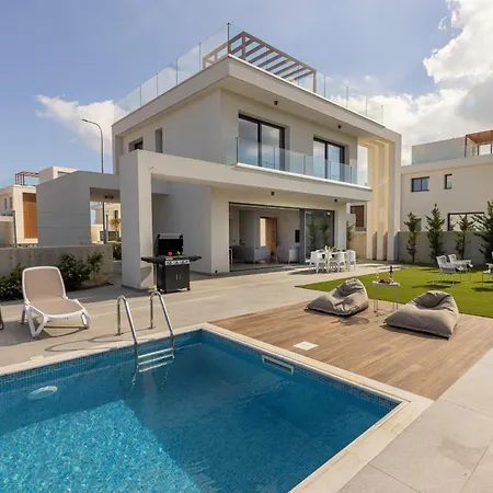 By The Bay 33 Villa Protaras