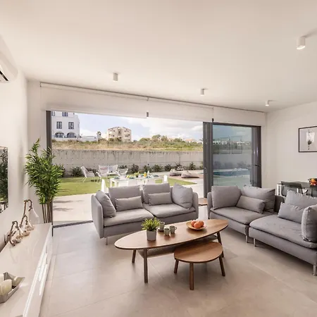 By The Bay 33 Villa Protaras