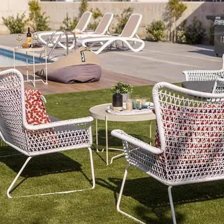 By The Bay 33 Вилла