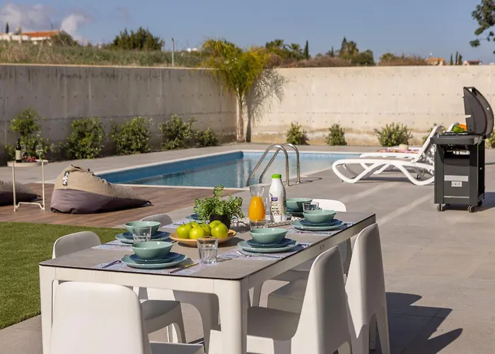 By The Bay 33 Villa *