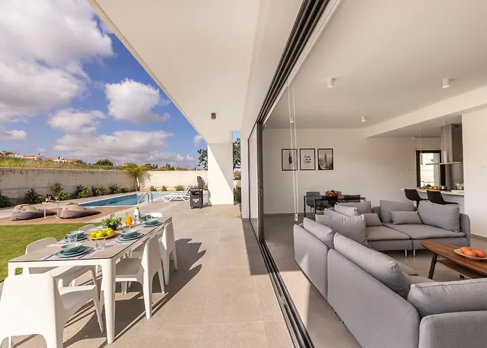 By The Bay 33 Vila Protaras