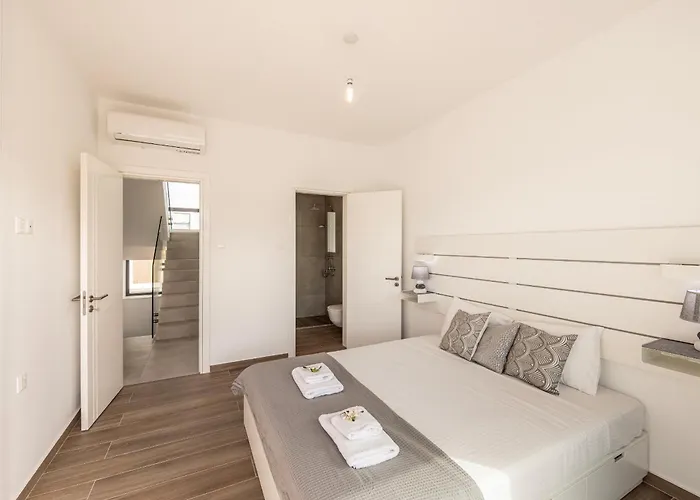 By The Bay 33 * Protaras