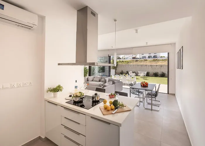 By The Bay 33 Protaras