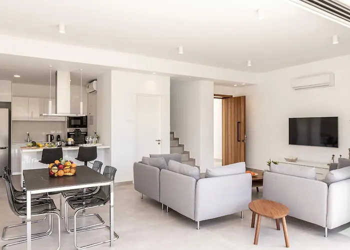 By The Bay 33 Vila Protaras