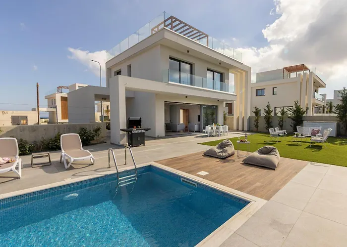 By The Bay 33 Villa Protaras