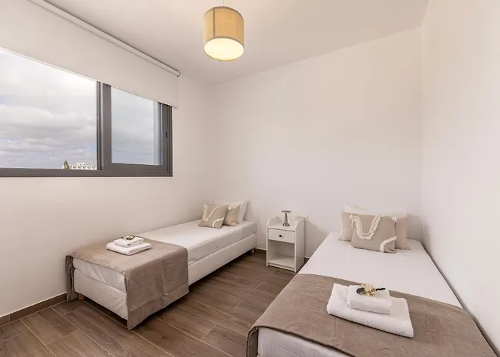 By The Bay 33 Πρωταράς